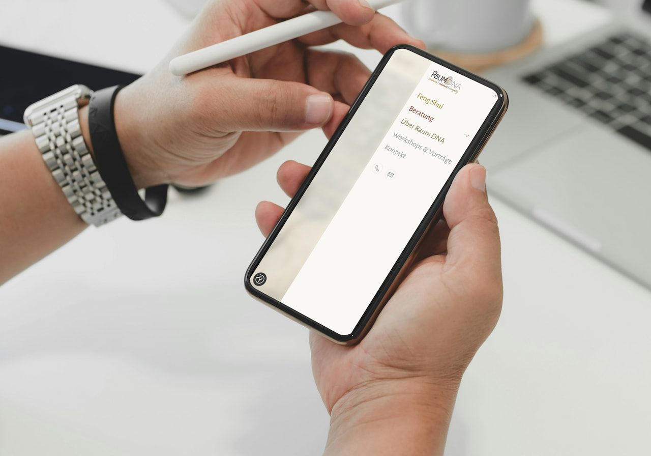 Feng Shui Website von Raum DNA auf dem Handy